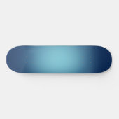 Witte spotlicht op blauw persoonlijk skateboard (Horizontaal)