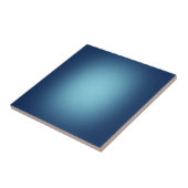 Witte spotlicht op blauw tegeltje (Zijkant)