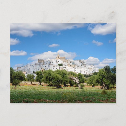 Witte stad Ostuni en olijfbomen, briefkaart van Ap (Voorkant)