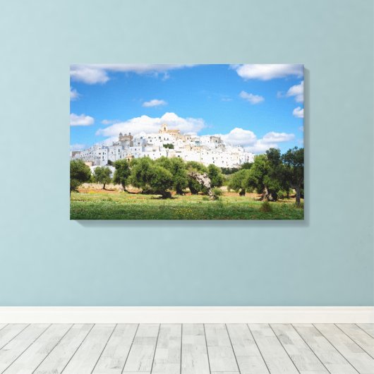 Witte stad Ostuni met olijfbomen, Puglia canvas (Insitu (Houten vloer))