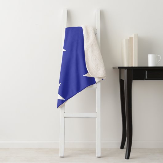 Witte sterren op blauw sherpa deken (In situ)