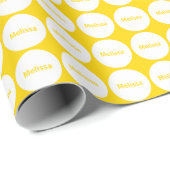 Witte Stippen patroon op gouden geel met naam Cadeaupapier (Rol Hoek)