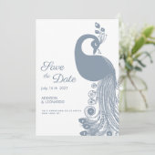 Witte stoffige blauwe pauw elegant Save the Date Kaart (Staand voorkant)