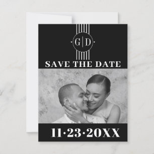 Witte strepen, initialen zwarte foto Save The Date Briefkaart