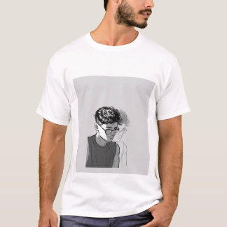 witte t-shirt met halflange mouw en mannengezicht