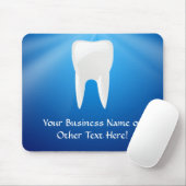 Witte tand op blauwe achtergrond muismat (Met muis)