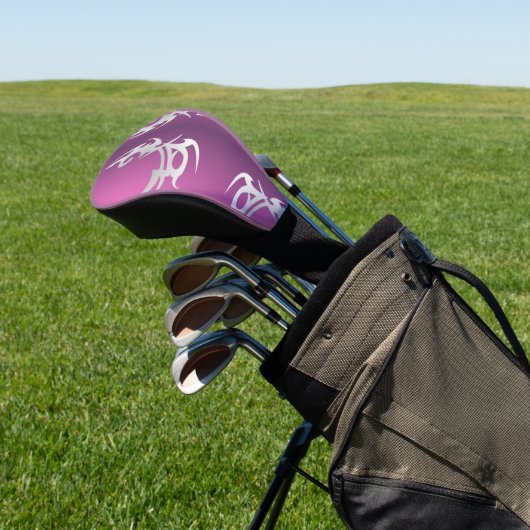 Witte tattoo print op paarse verloop golfheadcover (Insitu)