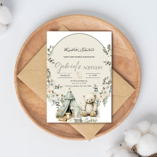 Witte teddybeer en bloemenaqiqah uitnodiging
