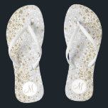 Witte Teenslippers met glitter en Gold Diamond<br><div class="desc">Mooie en zeer elegante uitziende Flip Flop Shoes met faux gouden diamanten op een faux witte glitter achtergrond klaar voor u om te personaliseren met uw initiaal. Dit product is 100% . *****Klik op BUTTON AANPASSEN om afbeeldingen of tekst toe te voegen, te verwijderen, te verplaatsen, te vergroten of te...</div>