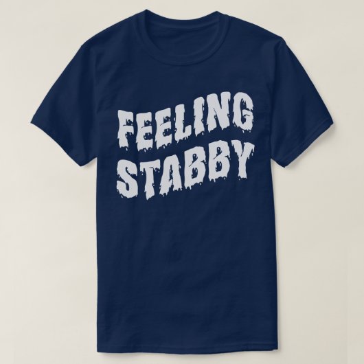 Witte tekst met stabby t-shirt (Design voorkant)