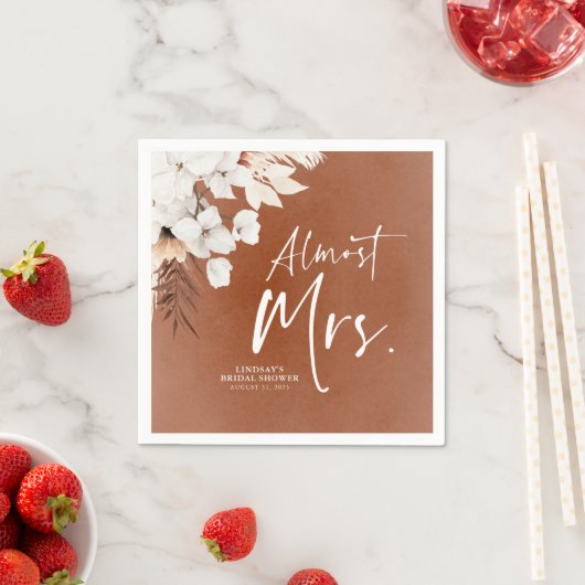 Witte Terracotta Bloemen Bruiloft Almost Mrs Servet (Insitu)