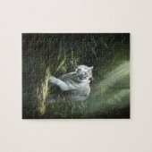 Witte tijger in een dicht bos legpuzzel (Horizontaal)