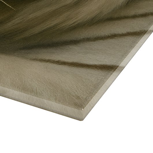 Witte tijger in een persoonlijk verzorgingsritueel snijplank (Hoek)