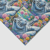 Witte tijger in het bos met bloemen decoupage tissuepapier (Detail)