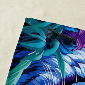 Witte tijger in paarse bloemen strandlaken (In situ)