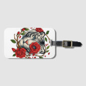 Witte tijger met rode rozen – Bold Wildlife Floral Bagagelabel (Voorkant (horizontaal))