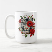 Witte tijger met rode rozen – Bold Wildlife Floral Koffiemok (Links)