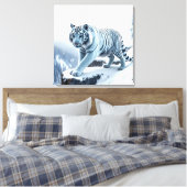 Witte tijger op besneeuwde kliffen gestrekte canva canvas afdruk (Insitu (Slaapkamer))