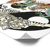 Witte tijger versus groene draak in de yin yang poster (Hoek)