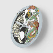 Witte tijger versus groene draak in de yin yang. ronde klok (Hoek)