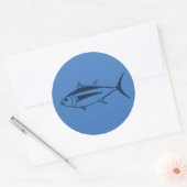 Witte tonijn Vis in Marine Blauw op Egeïsche Blauw Ronde Sticker (Envelop)