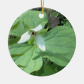 witte trillium met groenvoer keramisch ornament (Voorkant)
