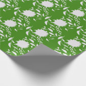 Witte tropische bloemen & bladeren op groen cadeaupapier (Hoek)