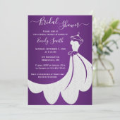 Witte trouwjurk op paarse bruidsmeisjesfeestje kaart (Staand voorkant)