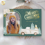 Witte Truck Sneeuwman Kerstfoto Blauwgroen Goud Folie Feestdagenkaart<br><div class="desc">Laat uw gasten versteld staan met deze stijlvolle kerstkaart met een witte truck en een schattige sneeuwpop met echte gouden folie. Voeg eenvoudig jouw tekst toe aan deze gebruiksvriendelijke sjabloon en versier deze kaart met uw favoriete foto om er een unieke vakantiepas van te maken.</div>