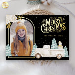 Witte Truck Sneeuwman Kerstfoto Zwart Goud Folie Feestdagenkaart<br><div class="desc">Laat uw gasten versteld staan met deze stijlvolle kerstkaart met een witte truck en een schattige sneeuwpop met echte gouden folie. Voeg eenvoudig jouw tekst toe aan deze gebruiksvriendelijke sjabloon en versier deze kaart met uw favoriete foto om er een unieke vakantiepas van te maken.</div>