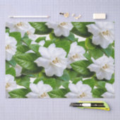 Witte tuinbloemen en groen tissuepapier (Craft)