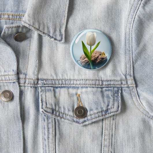 Witte Tulp in een Bel Ronde Button 5,7 Cm (In situ)