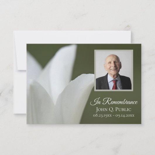 Witte tulp op groene begrafenis gedenkteken sympat bedankkaart (Voorkant)