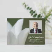 Witte tulp op groene begrafenis gedenkteken sympat bedankkaart (Staand voorkant)