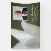 Witte Tulp op Groene Viering van het Leven Begrafe Spandoek (Verticaal)