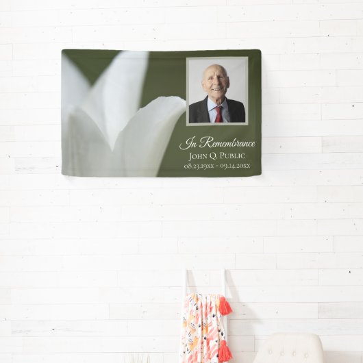 Witte Tulp op Groene Viering van het Leven Begrafe Spandoek (Insitu)