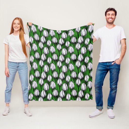 Witte tulpen met groene bladeren fleece deken (In situ)