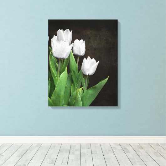 Witte tulpen op donkere textuur canvas afdruk (Insitu (Houten vloer))