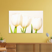 Witte tulpen tegen een witte achtergrond, canvas afdruk (Insitu (Woonkamer))