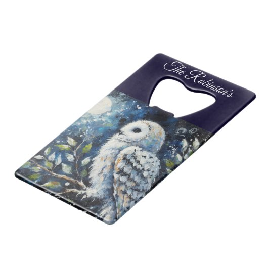 Witte uil op tak in maanlicht gepersonaliseerd creditkaart flessenopener (Voorkant Gekanteld)