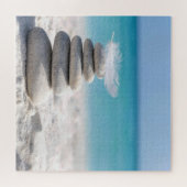 Witte Veer op een Strandstenen Cairn Legpuzzel (Horizontaal)