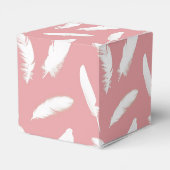 Witte veerafdruk op schelp roze bedankdoosjes (Achterkant)
