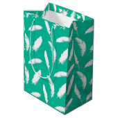 Witte veerafdruk op turquoise medium cadeauzakje (Achterkant Gekanteld)