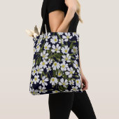 Witte veldbloemen: motief. tote bag (Dichtbij)