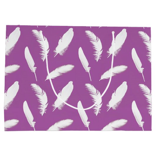 Witte veren afdruk op amethyst paars groot cadeauzakje (Achterkant)