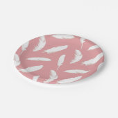 Witte veren afdruk op schelproze papieren bordje (Gekanteld)