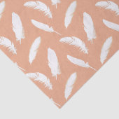 Witte veren afdrukken op zachte perziken tissuepapier (Detail)