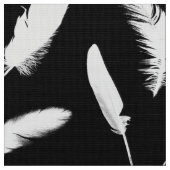 Witte veren afdrukken op zwart stof (Close Up)