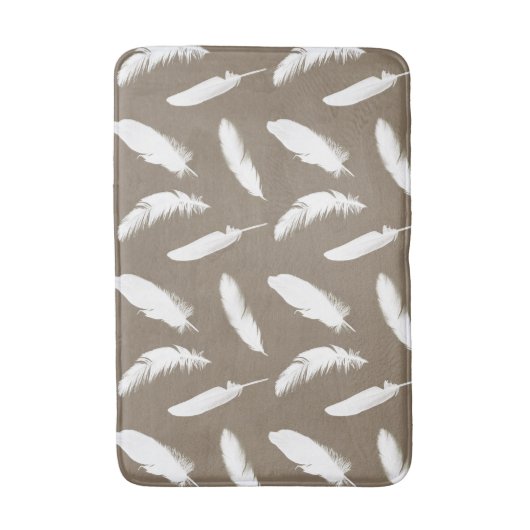 Witte veren op Taupe Tan Badmat (Voorkant Verticaal)