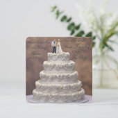 Witte vijf verdiepingen tellende trouwtaart met br save the date (Staand voorkant)